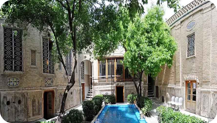 ادرس موزه ملک
